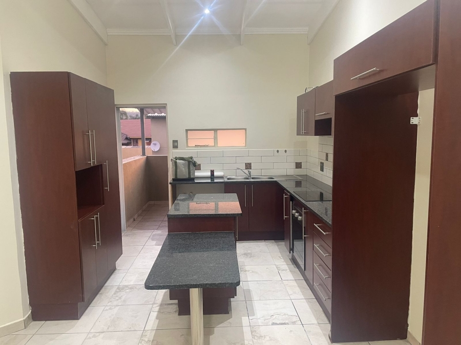 2 Bedroom Property for Sale in Waterval East North West